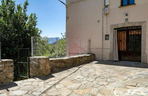 Castiello de Jaca Apartamento | Casa Feli - APARTAMENTO con JARDÍN PRIVADO en los PIRINEOS
