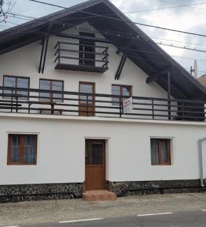 Cartisoara Casa | Casa Floare de Colt