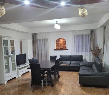 Cartisoara Casa | Casa Floare de Colt