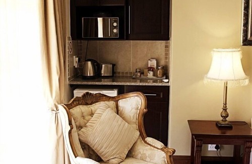 Silver Lakes Casa | Casa Flora Guesthouse