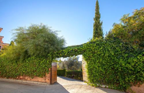 Alcaucín Villa | Casa Flores con Piscina interior climatizada