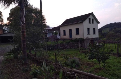 Bento Goncalves Casa | Casa Foresti, historic, surrounded by nature, for family or group of friends.