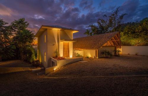 Dominical Villa | Casa Frenchie with Private Guesthouse - by Pura Villas