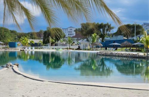 Tumba Vieja Casa | Casa frente a la playa con vista al mar