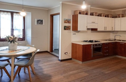 Adrara San Martino Apartamento | Apartamento Casa Gabriella entre montañas y lagos.