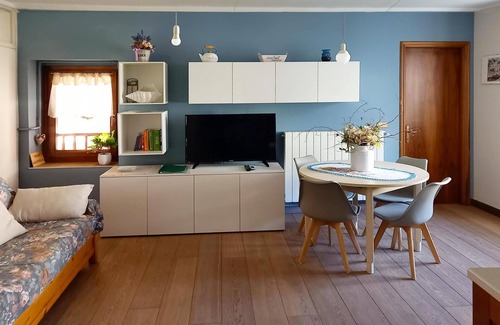 Adrara San Martino Apartamento | Apartamento Casa Gabriella entre montañas y lagos.
