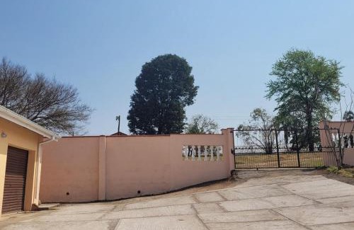 Mbabane Casa | Casa Gabriel