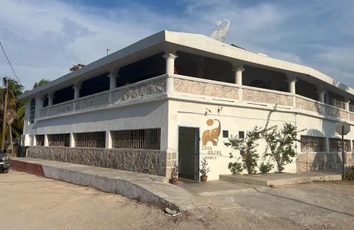 El Cuyo Hotel | Casa Gajah Hotel Cuyo