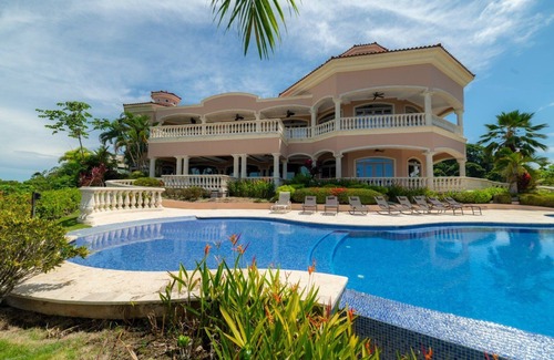 Jacó Villa | Casa Garmus 10 bdrs ocean views in Los Suenos