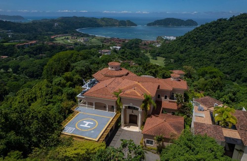 Jacó Villa | Casa Garmus 10 bdrs ocean views in Los Suenos