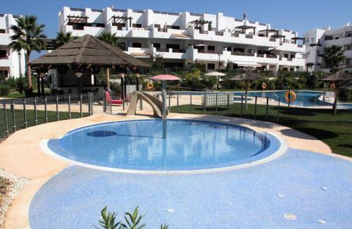 Mar de Pulpi Apartamento | Casa Gecko apartamento para niños con piscina compartida