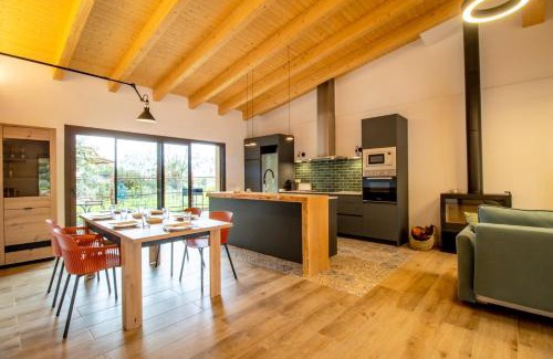Camos Casa | Casa Gessamí Alojamiento en el Pla de l'Estany
