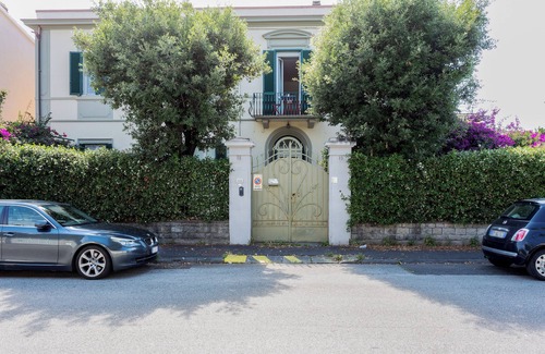 Livorno Apartamento | Casa Ginevra - 3 Minutes Walk from the Sea