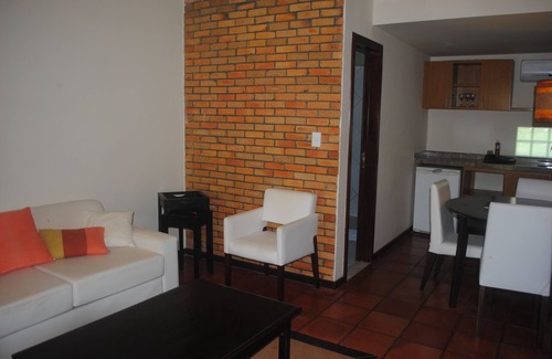 Pipa Chalet De Esquí | Casa Girassois, located in the center of Pipa, is a large oasis in the center