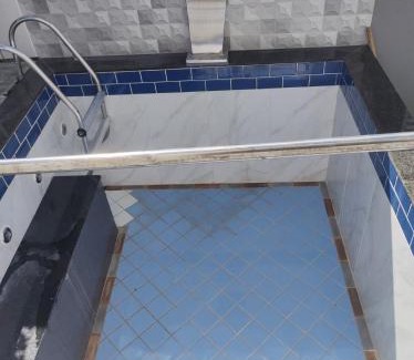 Fabricas Apartamento | Casa grande com 3 suítes, piscina e área gourmet com churrasqueira