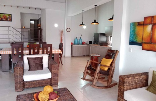 Pueblo Tapao Casa | Casa grande en condominio campestre cerca al Parque del Cafe