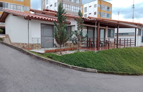 Pueblo Tapao Casa | Casa grande en condominio campestre cerca al Parque del Cafe