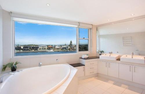 Surfers Paradise Casa | Casa Grande On The Water