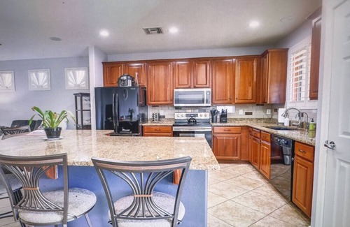 Villago Apartamento | New!! Casa Grande Oasis! Private Pool, Pet & Kid Friendly, Gas Grill, Fireplace, across from Park
