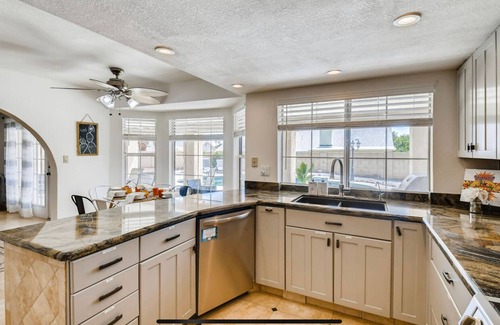 Paradise Valley Village Casa | Casa Grande Scottsdale-Game Room, Put-Put Golf, Heated Pool and perfect location