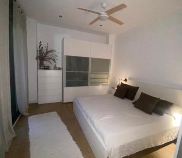 Montgat Apartamento | Casa grande y céntrica con piscina en zona peatonal