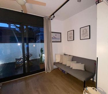 Montgat Apartamento | Casa grande y céntrica con piscina en zona peatonal