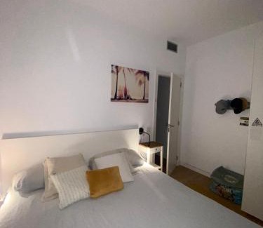 Montgat Apartamento | Casa grande y céntrica con piscina en zona peatonal