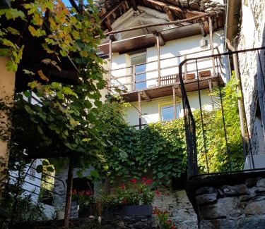 Brione sopra Minusio Apartamento | Casa Grillino