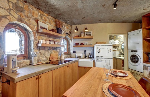 San Marcos Cabaña | Casa Grotto - 1 Bed Stone Cottage w/ Panoramic Ocean Views, Stone Shower, & Gym