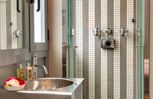 Rione III Colonna Casa | Casa Heberart Guest House - Sistina
