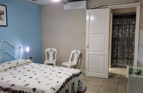 Centro Havana Hotel | Casa Henry