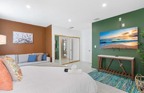 Ludlam Casa | Casa Ibiza - Pool Spa - BBQ - Great Price
