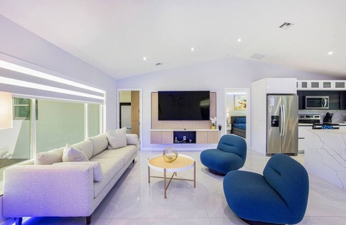 Lauderdale Isles Casa | Casa Iguana/LuxWaterfront Oasis/3bedroom/2bath