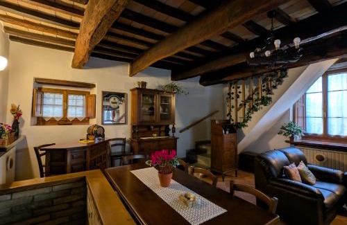 Monterone Casa | Casa in Borgo Medievale in Toscana