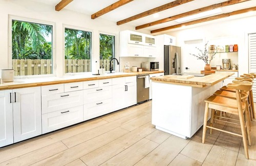 Biscayne Park Casa | Casa in Tropic Paradise with Pool and BBQ