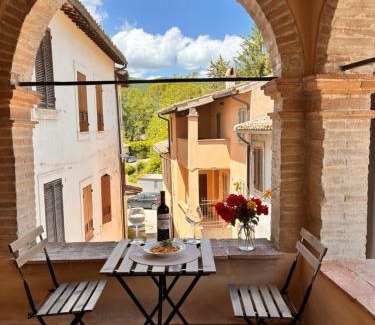 Scopoli Apartamento | Casa in Umbria - nella Valle del Menotre vicino Rasiglia, Foligno, Assisi,Perugia