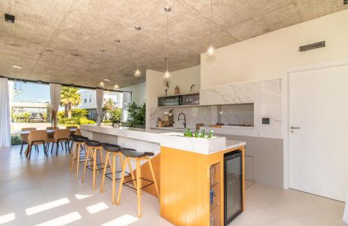 Osorio Casa | Casa incrível c/spa e praia artificial particular!