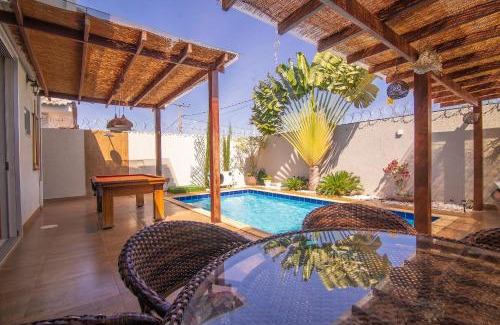 Setor Lagoa Quente Casa | Casa Ipê - Luxo em Cond Fechado c/Piscina Aquecida