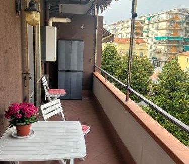 Albenga Apartamento | Casa Irene, in centro zona tranquilla e vicino alle spiagge