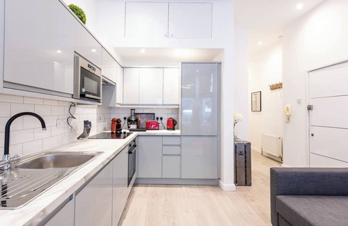 Chelsea Riverside Apartamento | Casa Italia near Kings Road in Chelsea with WashMachine