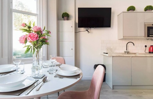 Chelsea Riverside Apartamento | Casa Italia near Kings Road in Chelsea with WashMachine