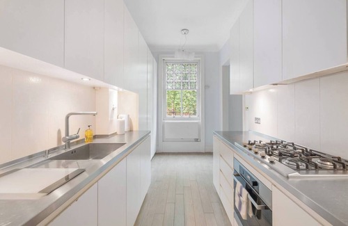 Churchill Apartamento | Casa Italia next Sloane Square & Harrods with WashMachine