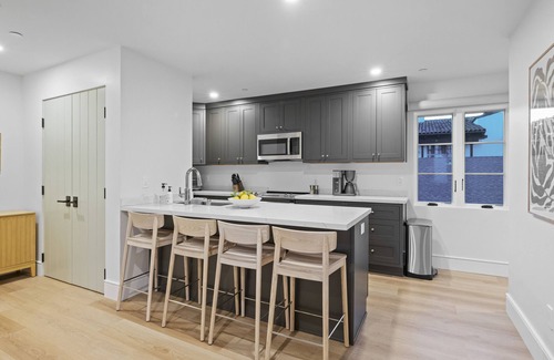 Laguna Apartamento | Casa Jardin Unit 13-Boutique Suite in Downtown Santa Barbara