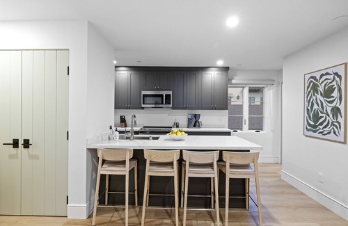 Laguna Apartamento | Casa Jardin Unit 13-Boutique Suite in Downtown Santa Barbara