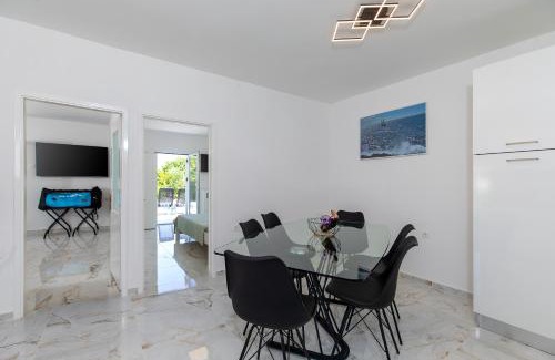 Premantura Villa | Casa Joy