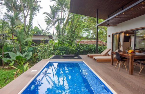 Cahuita Casa | Casa Kanani AC & Garden 10 Min Walk to Playa Negra