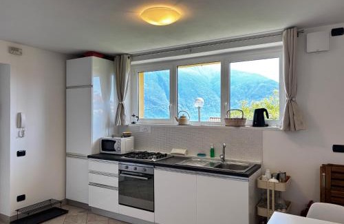 Santa Maria - Rezzonico Apartamento | Casa Karine Swimming Pool and Lake View - Larihome A43