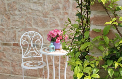 Treia Apartamento | Casa Kikenda Relaise, an enchanted garden for your dream vacation.