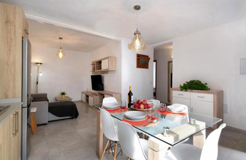 La Santa Casa | Casa Lía