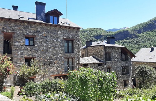Sahun Apartamento | Casa la Era - Apartamento La Llorigueta - Encantador dúplex bajo cubierta